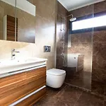 Villa Deluxe *